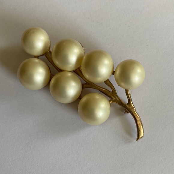 Vintage faux pearl cluster branch pin brooch - Picture 9 of 9